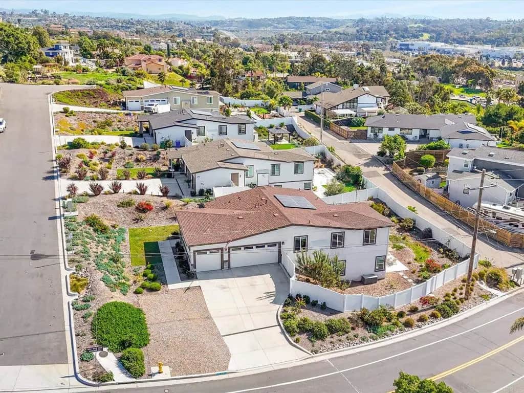 1858 Avocado Rd, Oceanside, CA — listing photo 1