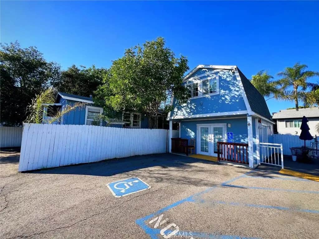 408 N Pico ave, Fallbrook, CA — listing photo 1