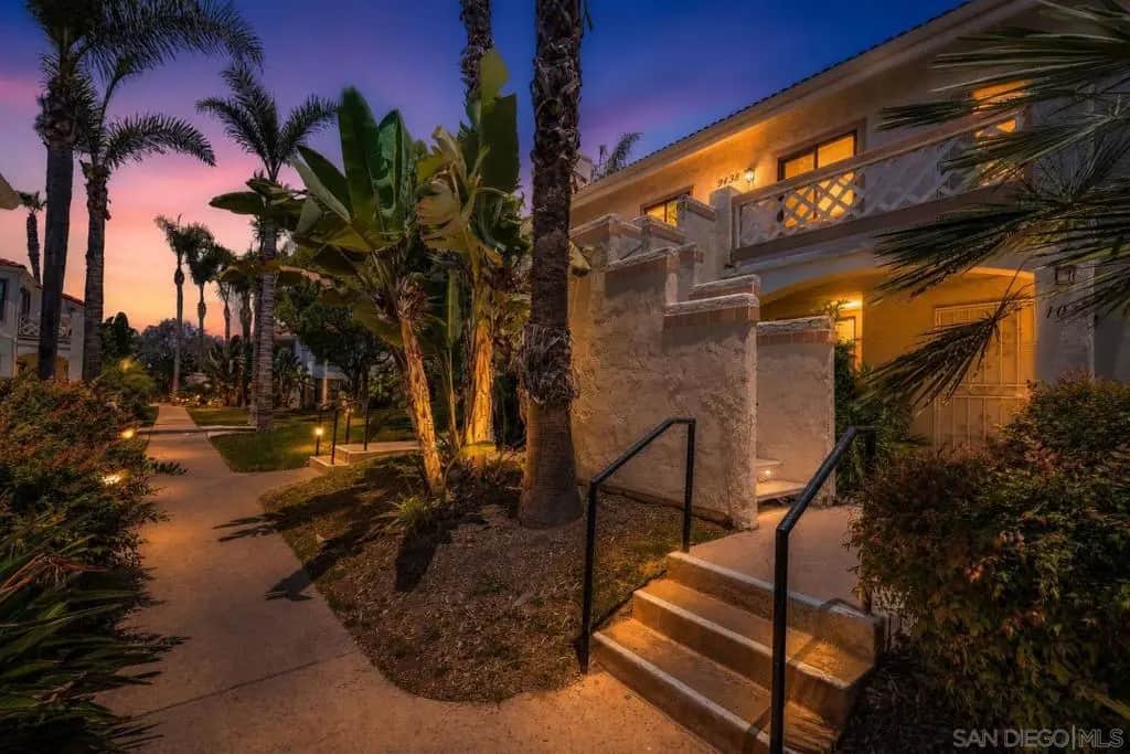 9438 Twin Trails Dr 202, San Diego, CA — listing photo 1