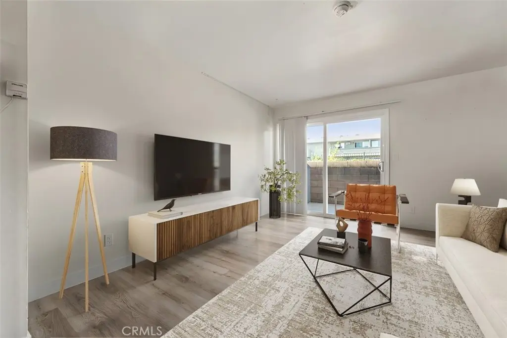 801 S Lyon A105, Santa Ana, CA — listing photo 1