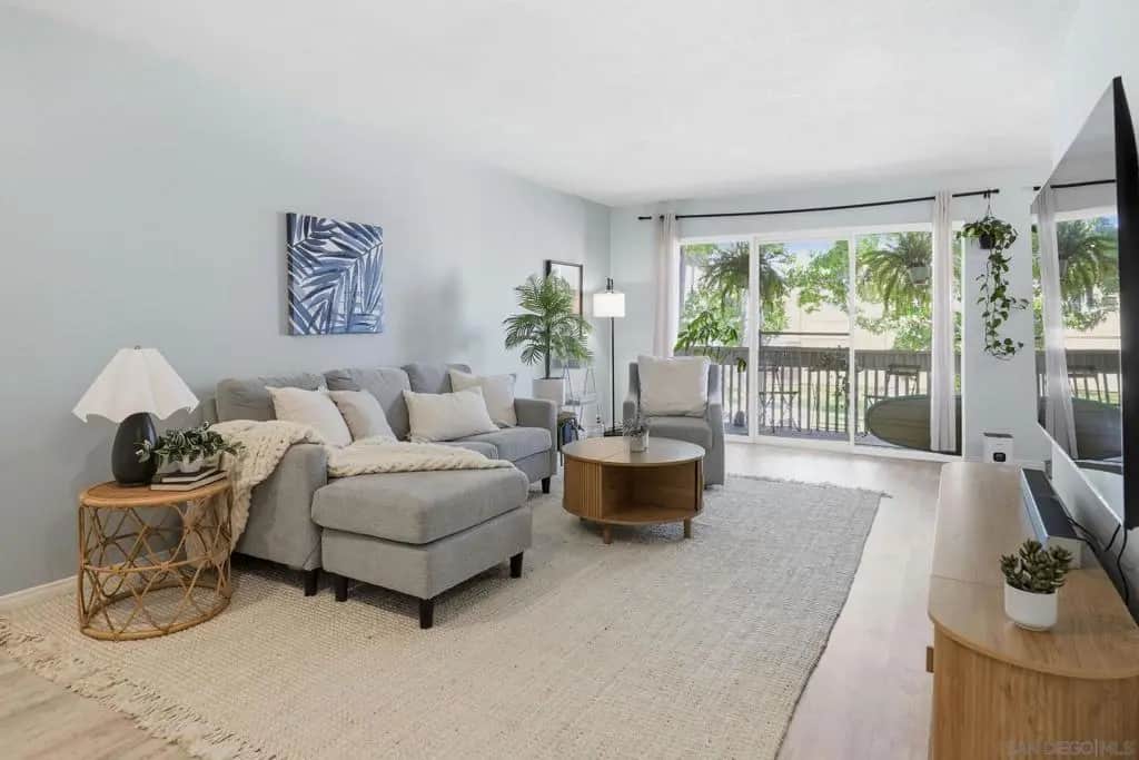 4600 Lamont 212, San Diego, CA — listing photo 1