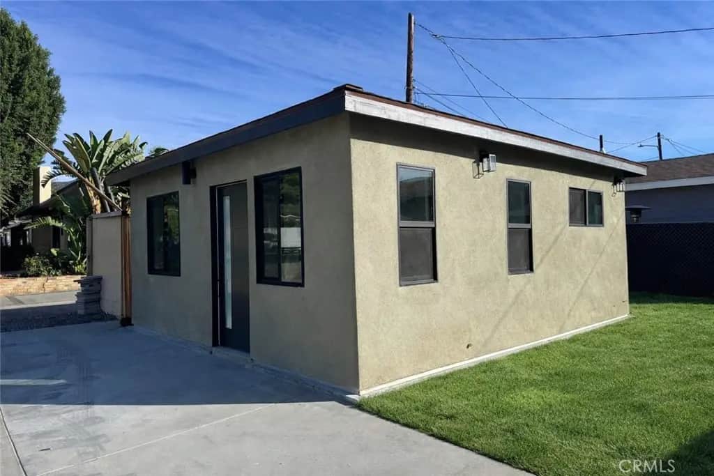 551 W Crescent Drive, Azusa, CA — listing photo 1
