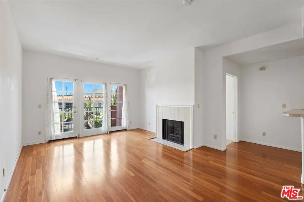 1522 S Saltair Avenue 206, Los Angeles, CA — listing photo 1