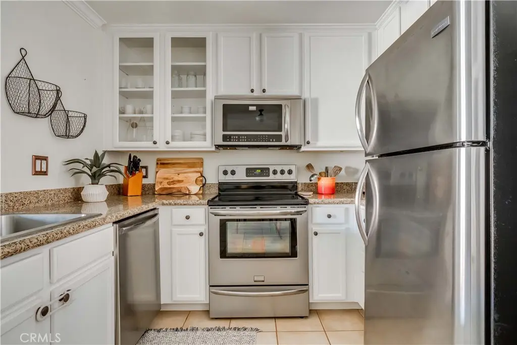 1010 La Terraza 206, Corona, CA — listing photo 1