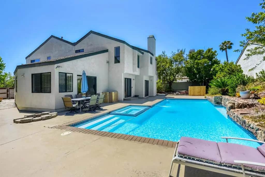5687 Menorca Dr, San Diego, CA — listing photo 1