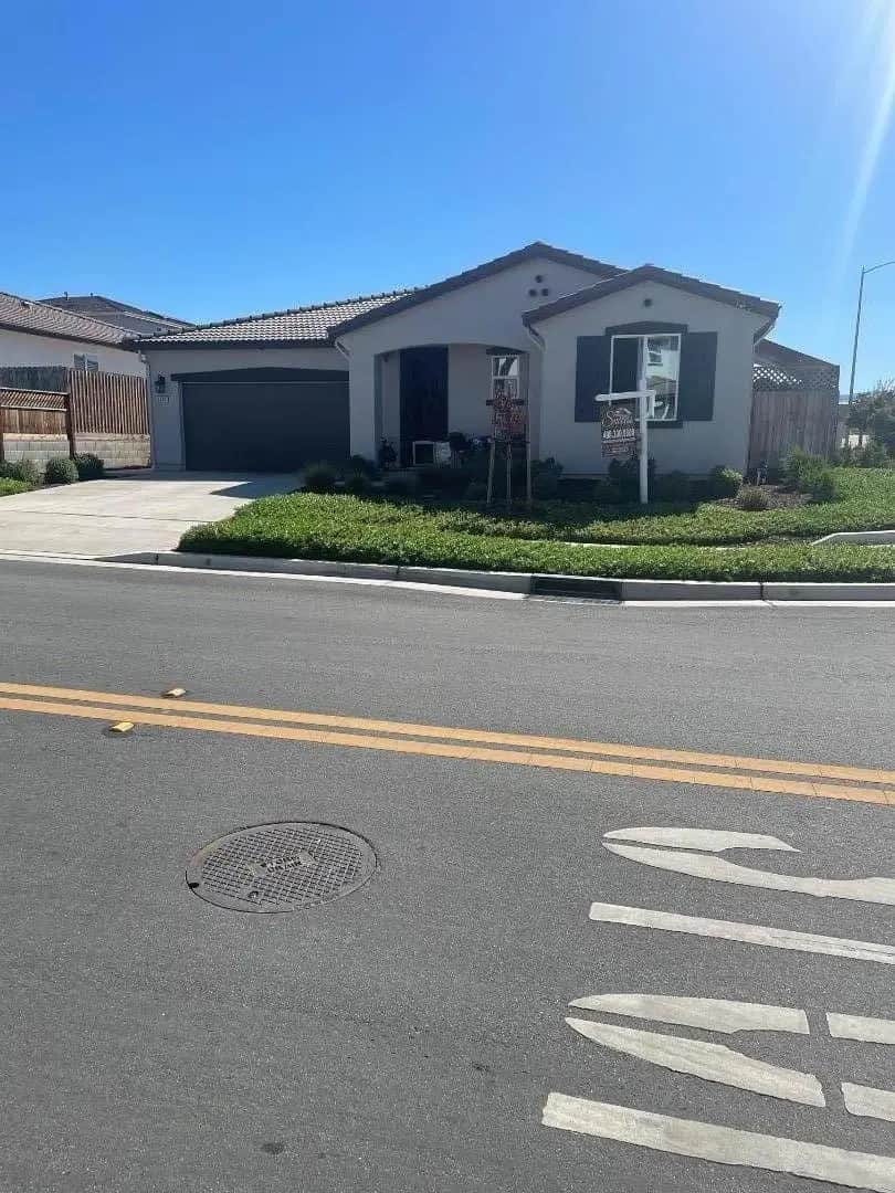 2001 Wildflower Drive, Hollister, CA — listing photo 1