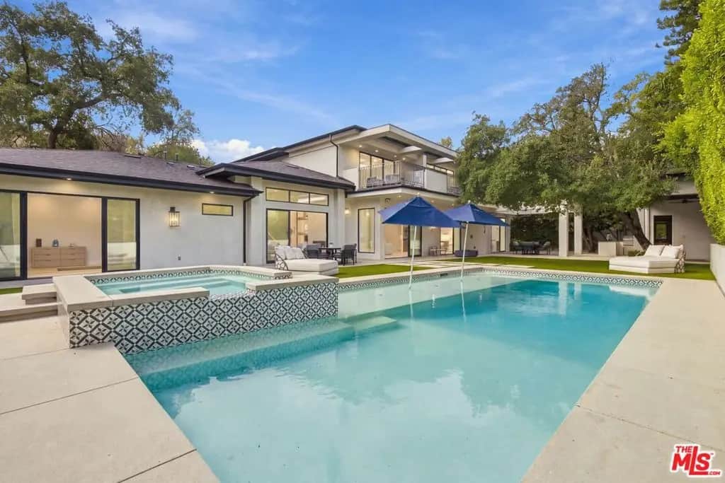 17401 Rancho Street, Encino, CA — listing photo 1