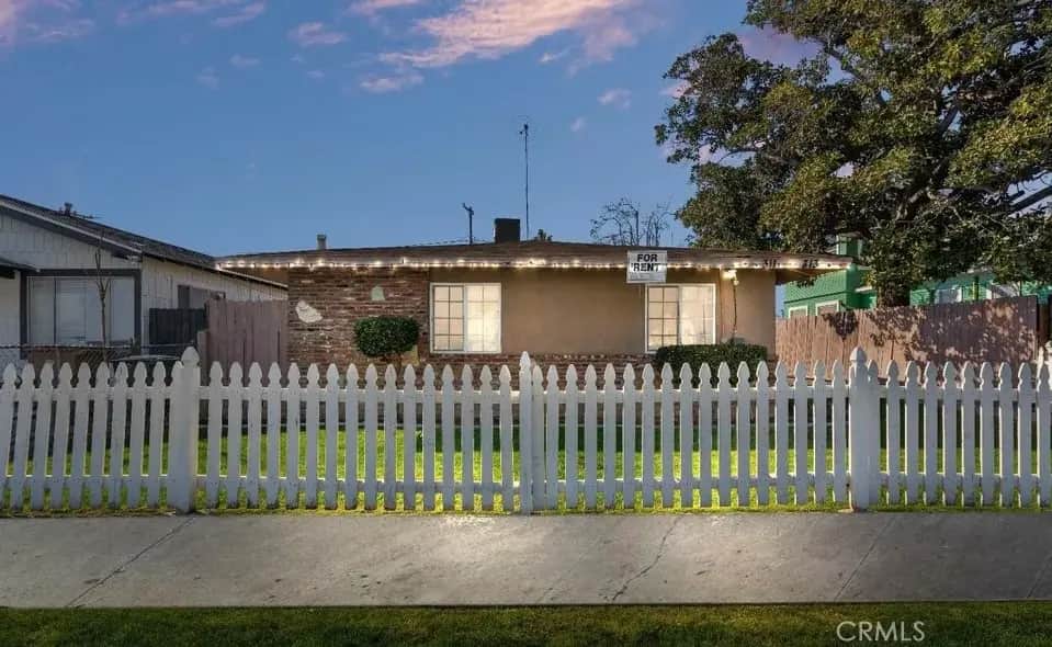 313 F, Bakersfield, CA — listing photo 1