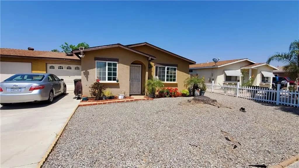 2130 Avenida Estrada, Hemet, CA — listing photo 1