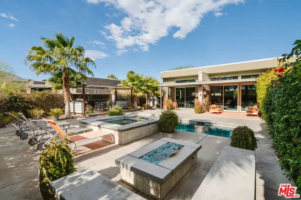 1096 Lucent Court, Palm Springs, CA — listing photo 1