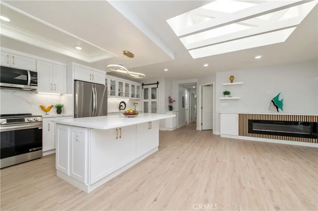 2112 Via Puerta N, Laguna Woods, CA — listing photo 1