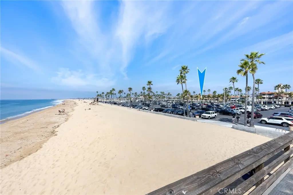 600 E Oceanfront 1D, Newport Beach, CA — listing photo 1