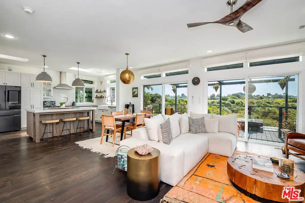 29500 Heathercliff Rd. 106, Malibu, CA — listing photo 1