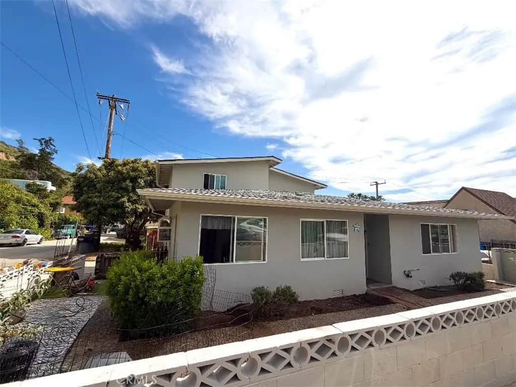 6840 W Santa Barbara, Ventura, CA — listing photo 1