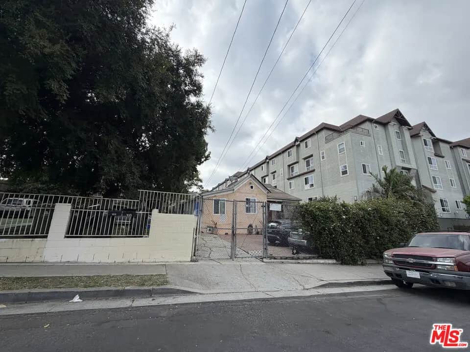 427 N Bixel Street, Los Angeles, CA — listing photo 1