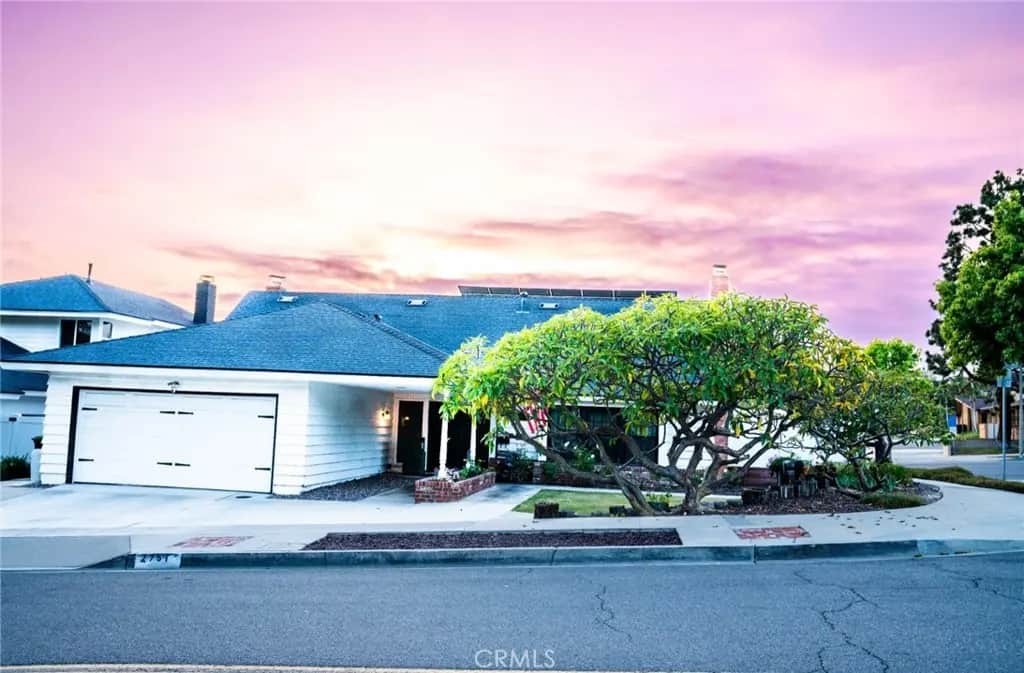 2751 Cardinal, Costa Mesa, CA — listing photo 1