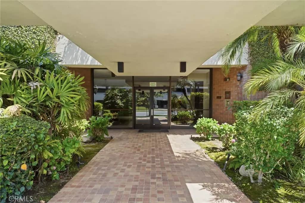 4477 Wilshire, Los Angeles, CA — listing photo 1