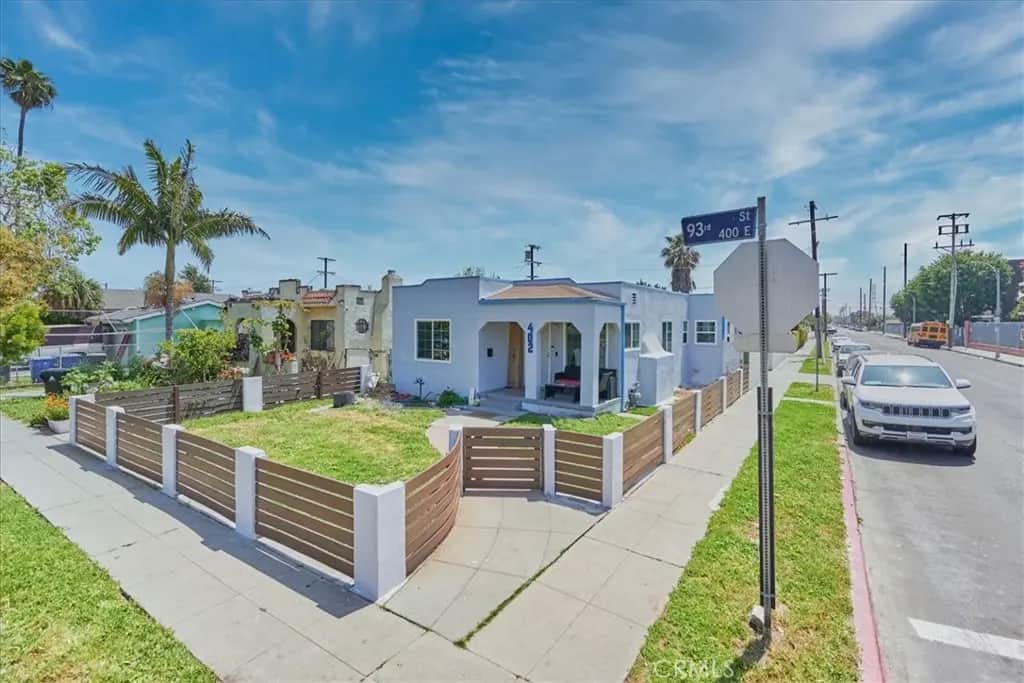 402 E 93rd Street E, Los Angeles, CA — listing photo 1