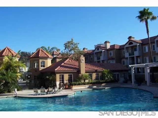 2220 Camino de la Reina 204, San Diego, CA — listing photo 1