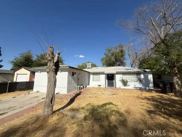 45320 Kingtree, Lancaster, CA — listing photo 1