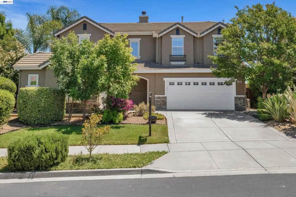 281 W Country Club Dr, Brentwood, CA — listing photo 1