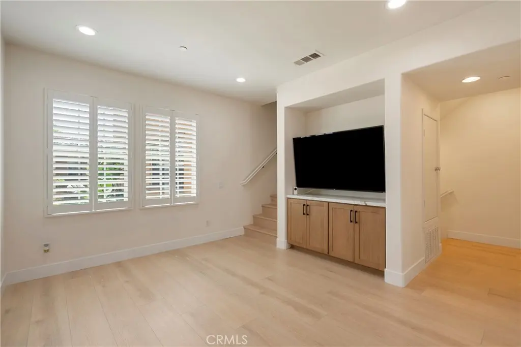 33 Silverado, Irvine, CA — listing photo 1