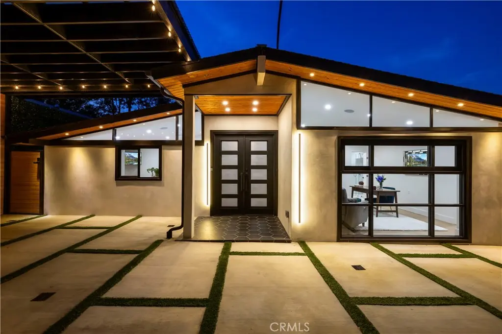 22263 Flanco, Woodland Hills, CA — listing photo 1