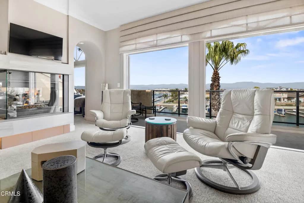 1758 Emerald Isle Way, Oxnard, CA — listing photo 1