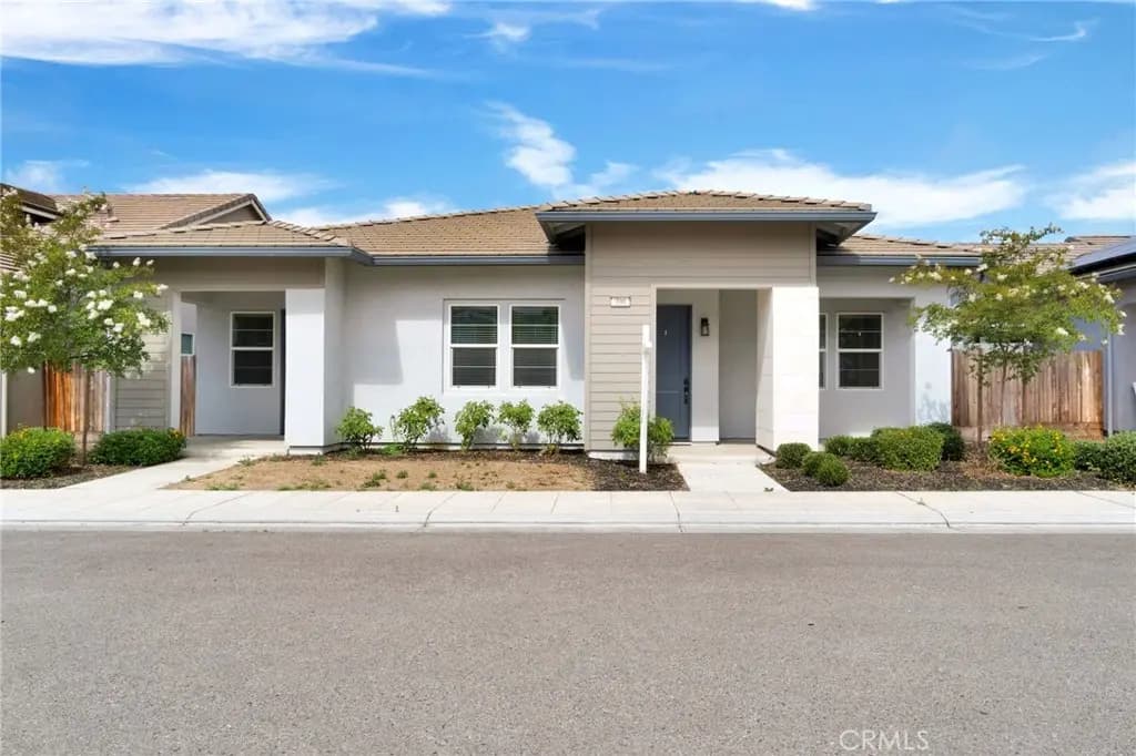 390 Traverse S, Madera, CA — listing photo 1