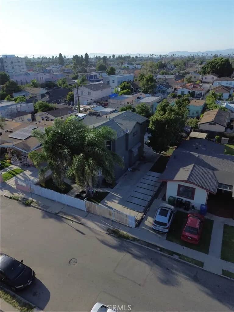 207 W 85TH PLACE, Los Angeles, CA — listing photo 1