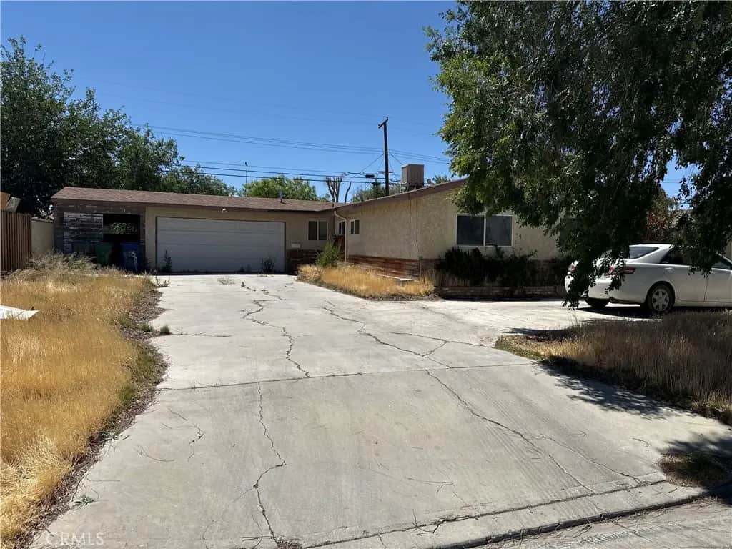 45509 Saigon, Lancaster, CA — listing photo 1