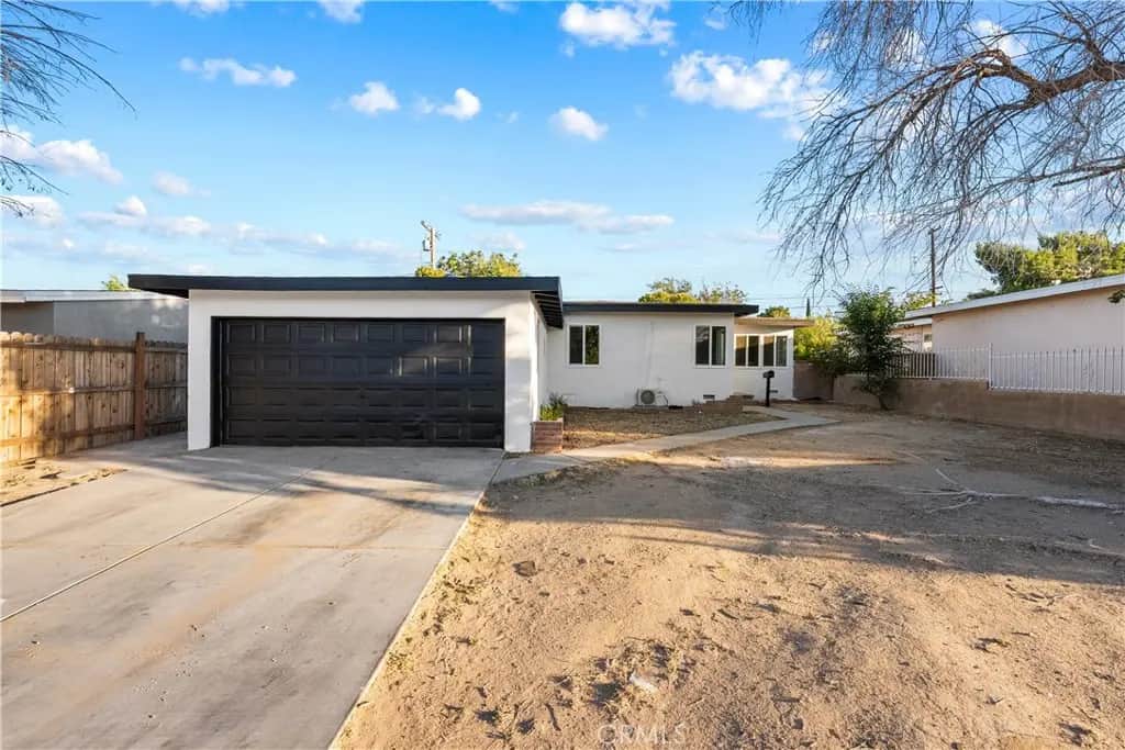 1814 E Avenue Q11, Palmdale, CA — listing photo 1