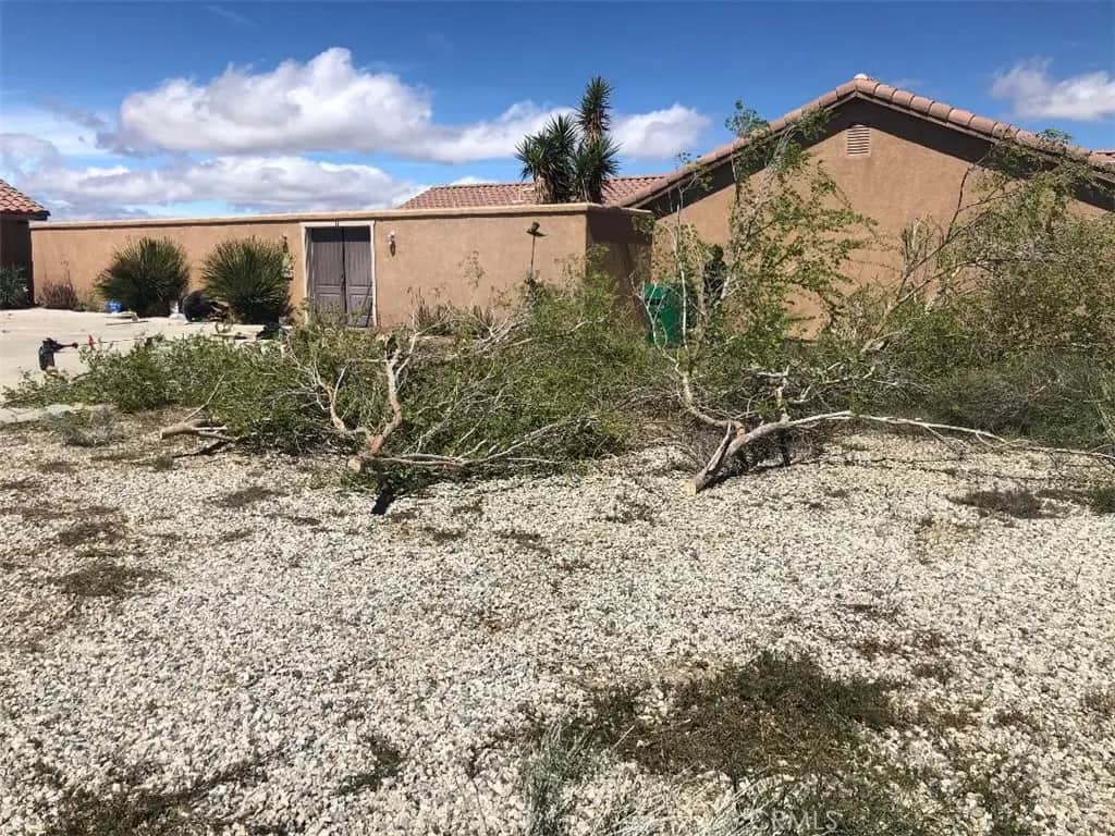 16716 Hacienda Avenue, California City, CA — listing photo 1