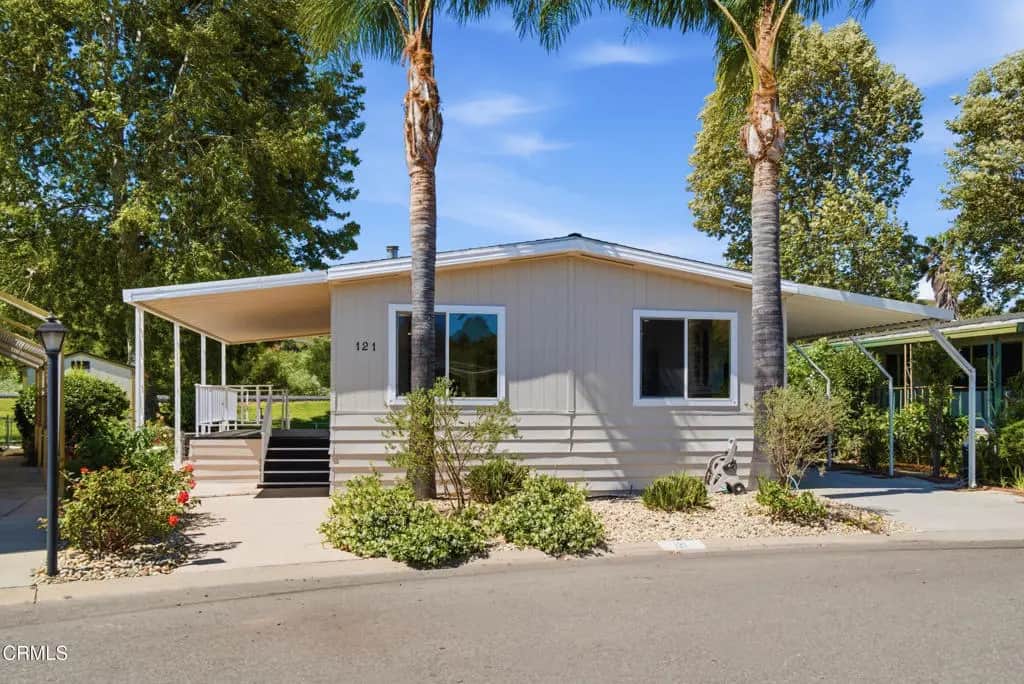 15750 Arroyo Drive 121, Moorpark, CA — listing photo 1