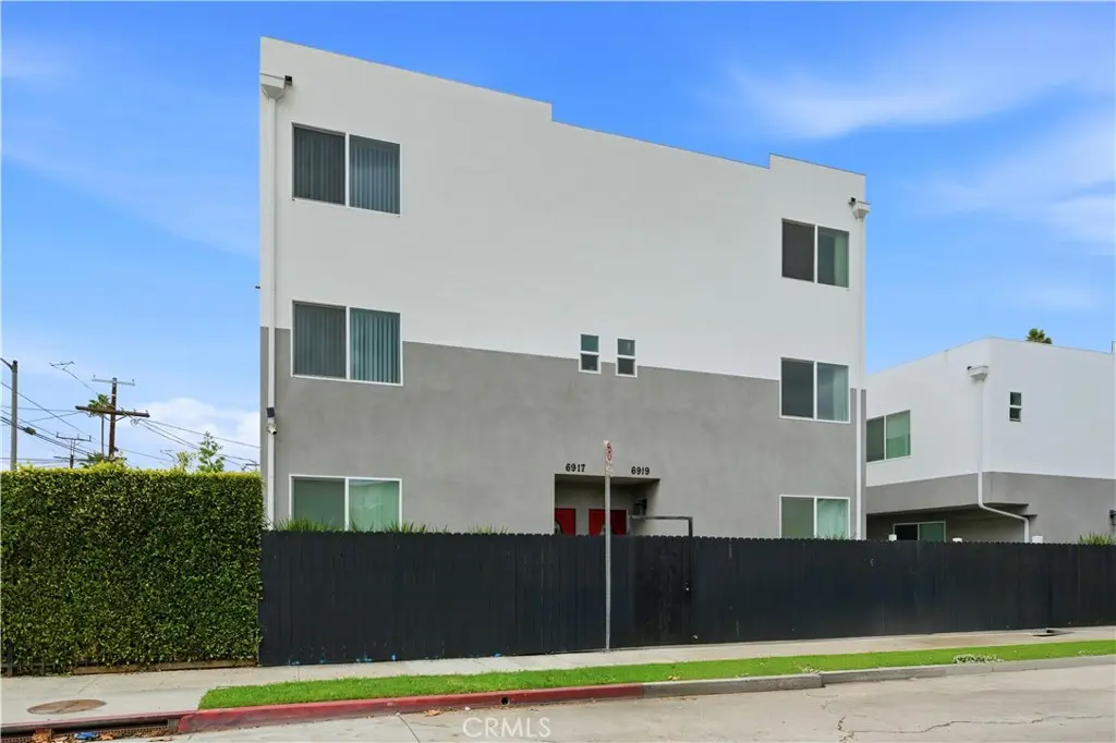 6919 S Menlo, Los Angeles, CA — listing photo 1