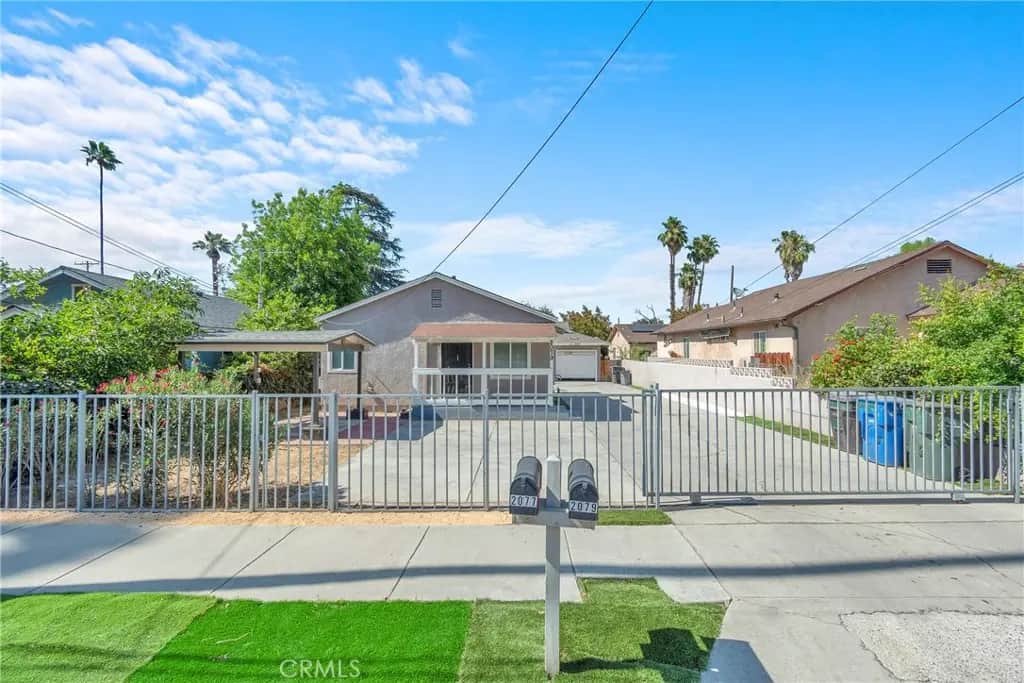 2077 Patterson Street, Riverside, CA — listing photo 1