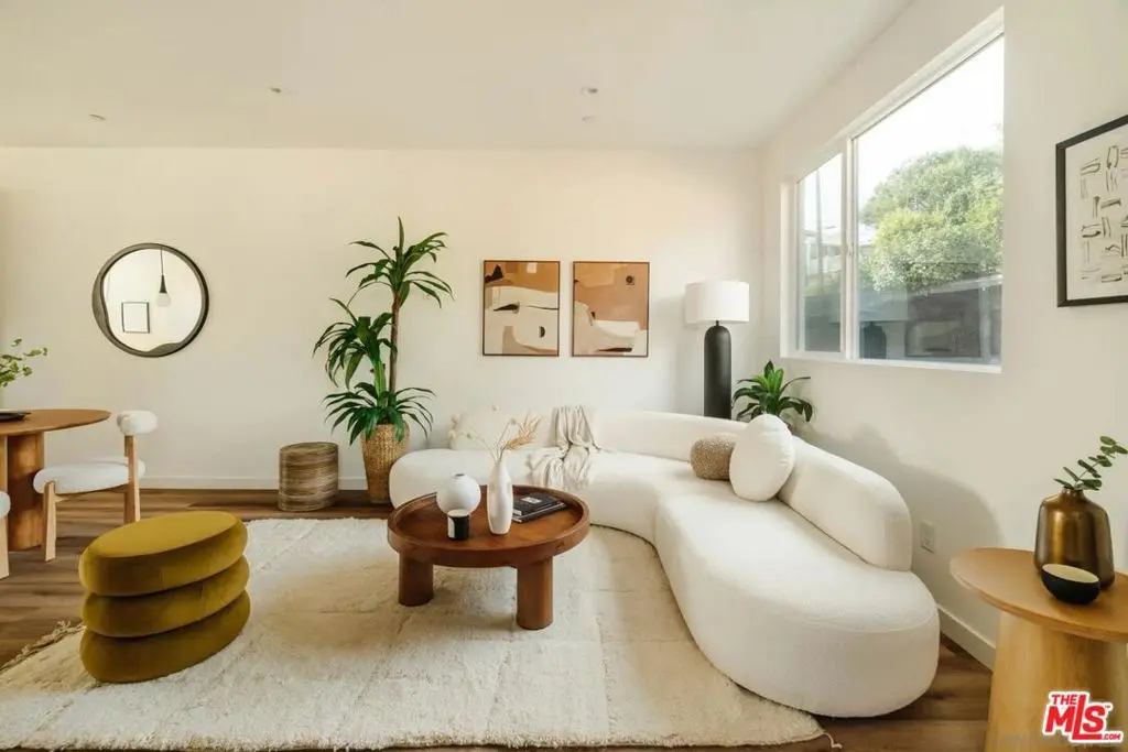 3863 N Riley Lane, Los Angeles, CA — listing photo 1