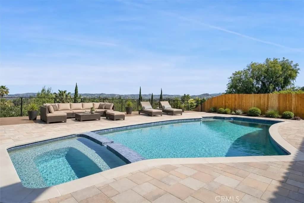 5952 Maury Avenue, Woodland Hills, CA — listing photo 1