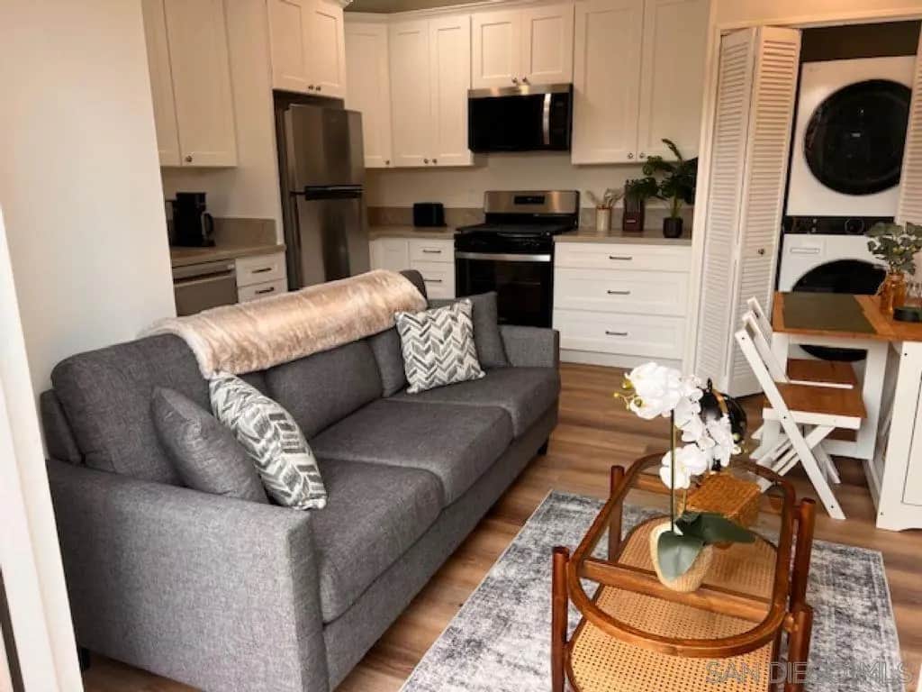 1044 3rd St, Imperial Beach, CA — listing photo 1