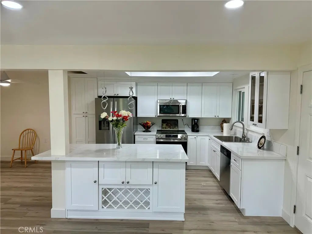 2277 Via mariposa W B, Laguna Woods, CA — listing photo 1