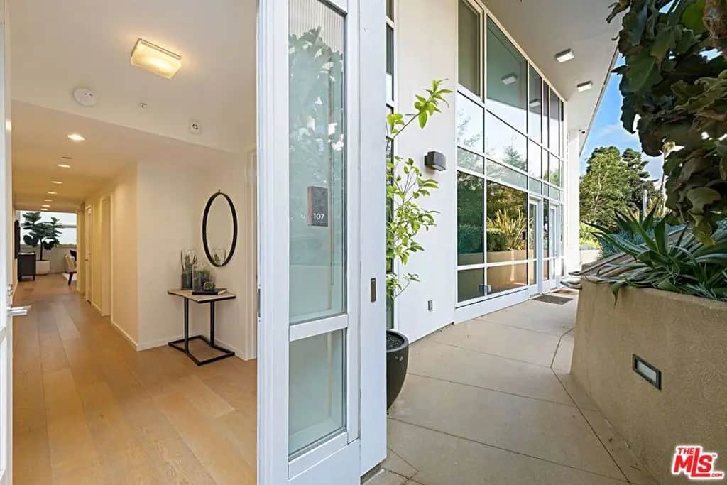 1705 Ocean Avenue 107, Santa Monica, CA — listing photo 1