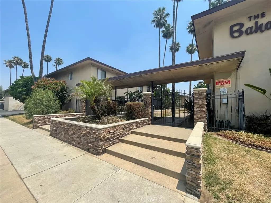 826 N Barranca, Covina, CA — listing photo 1