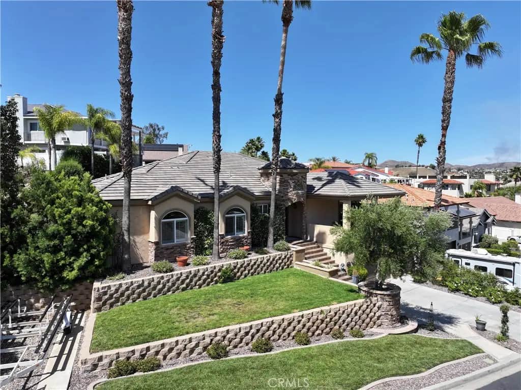 22142 Hoofbeat, Canyon Lake, CA — listing photo 1