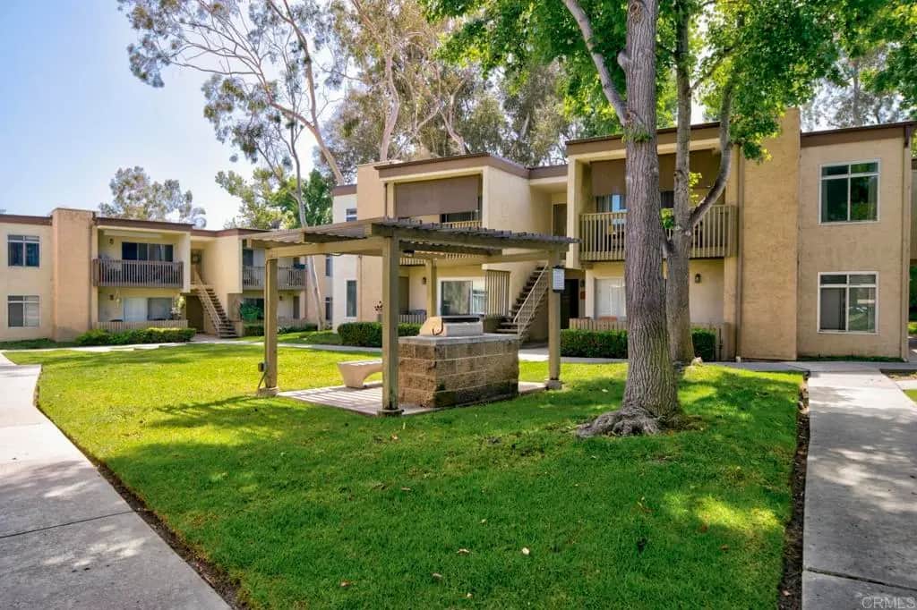 432 Edgehill Ln 116, Oceanside, CA — listing photo 1