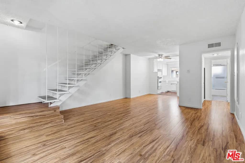 2332 S Beverly Glen Boulevard 5, Los Angeles, CA — listing photo 1