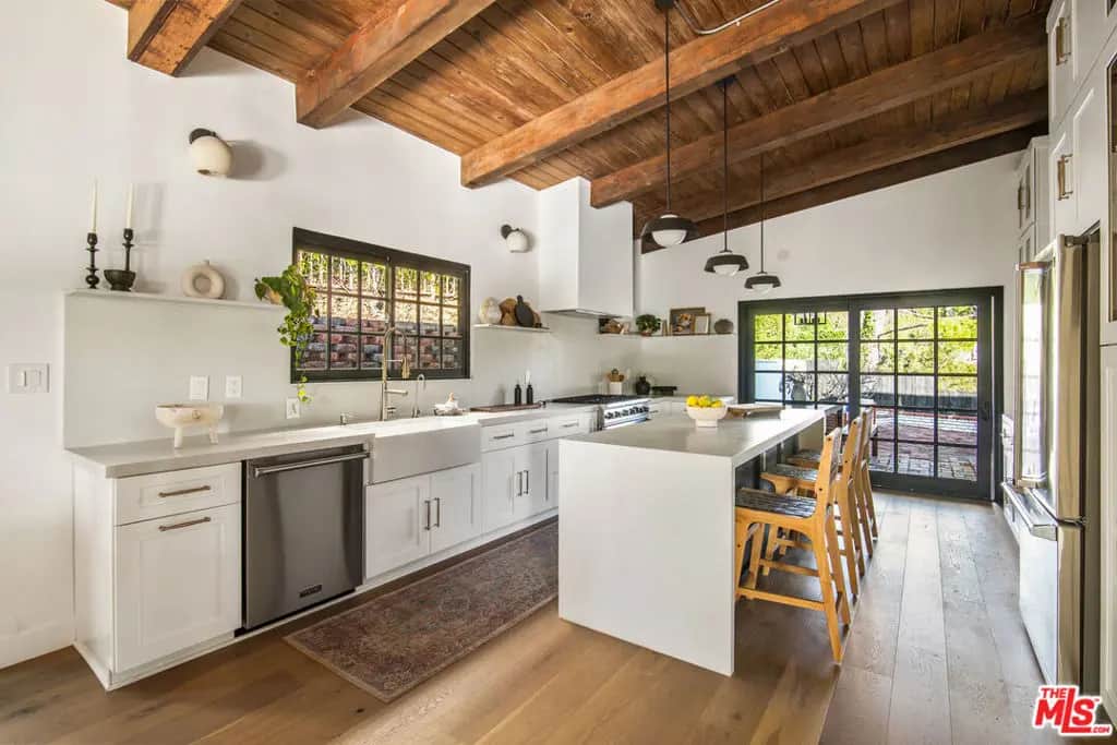9265 Thrush Way, Los Angeles, CA — listing photo 1