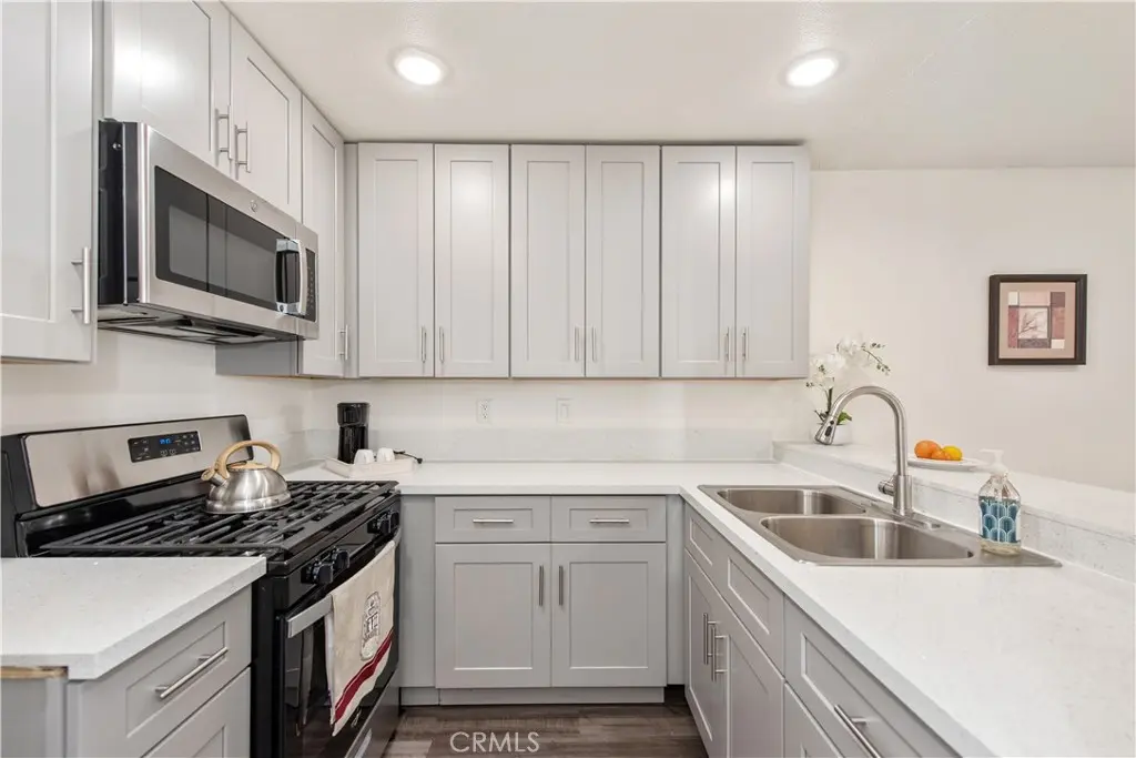 450 E 4th 416, Santa Ana, CA — listing photo 1