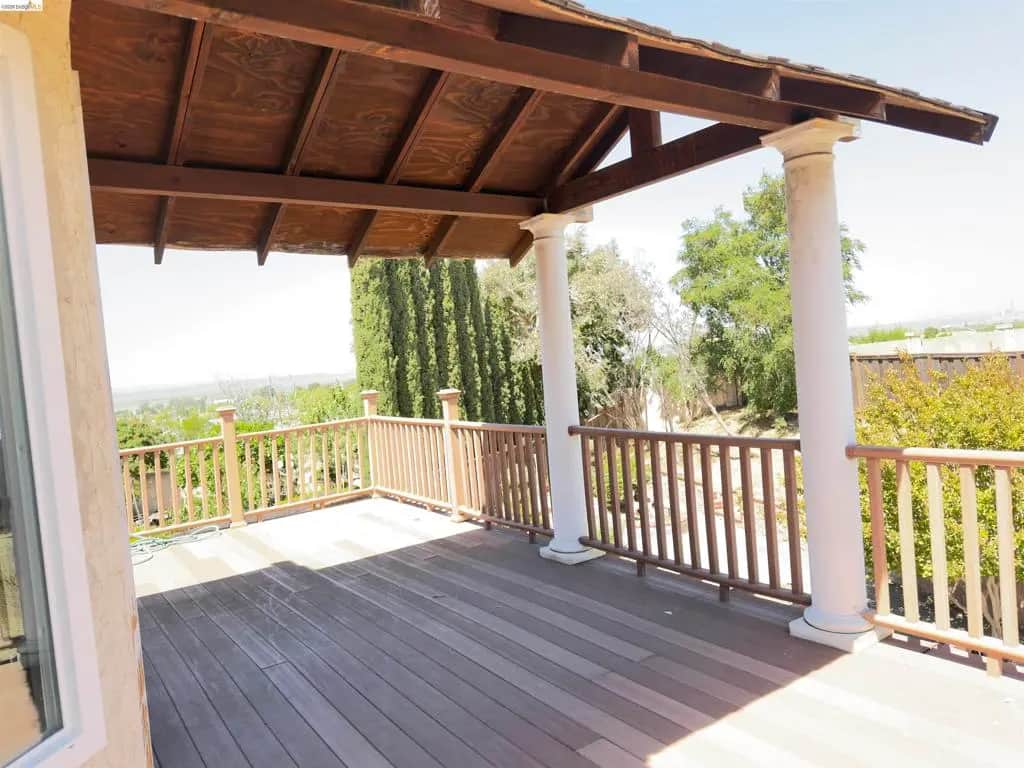 10 live Oak, Pittsburg, CA — listing photo 1