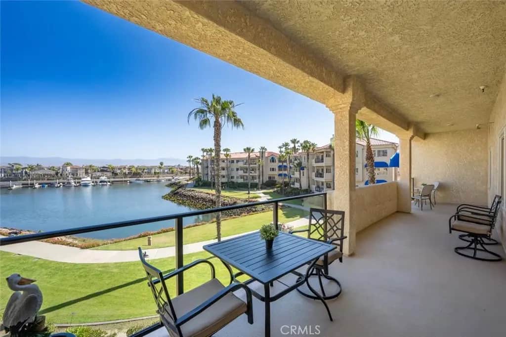 4207 Harbour Island, Oxnard, CA — listing photo 1