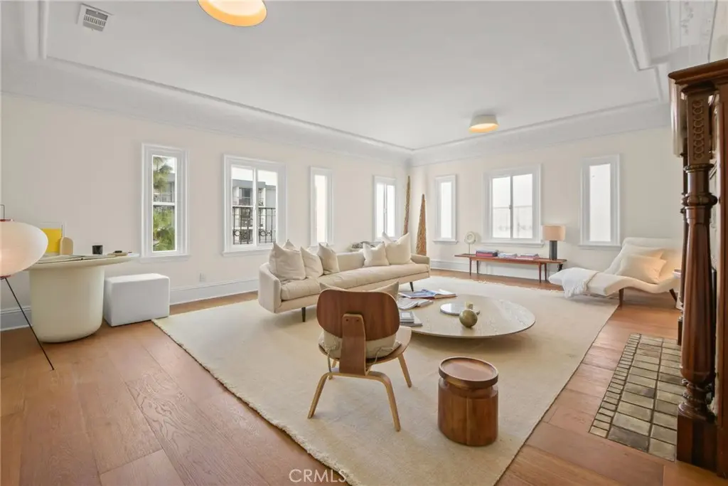 326 S Kingsley, Los Angeles, CA — listing photo 1